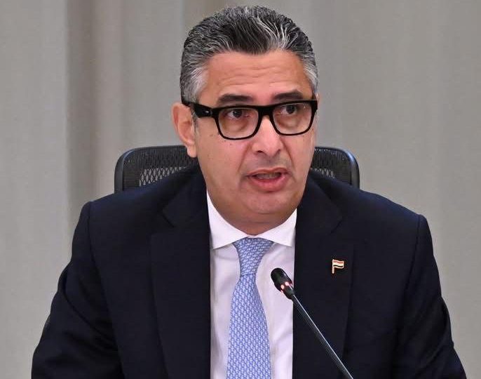 الدكتور شريف فاروق